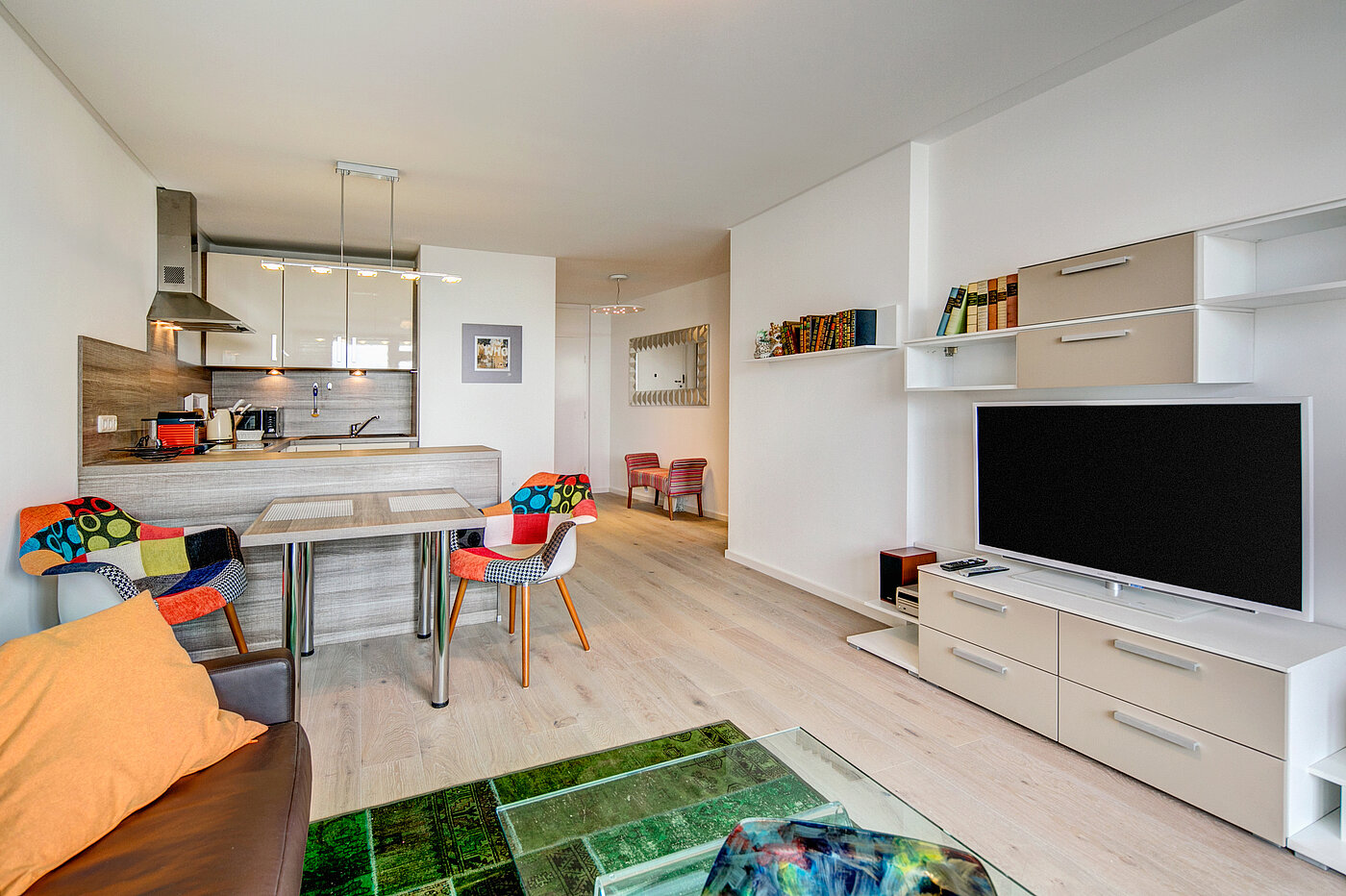 Apartment with 2 room | München-Schwabing | 70445 | Wohn- und Essbereich