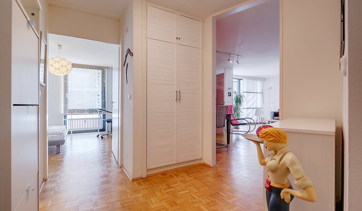 Apartment with 2 room | München-Schwabing | 2004ML1 | Großer Flur
