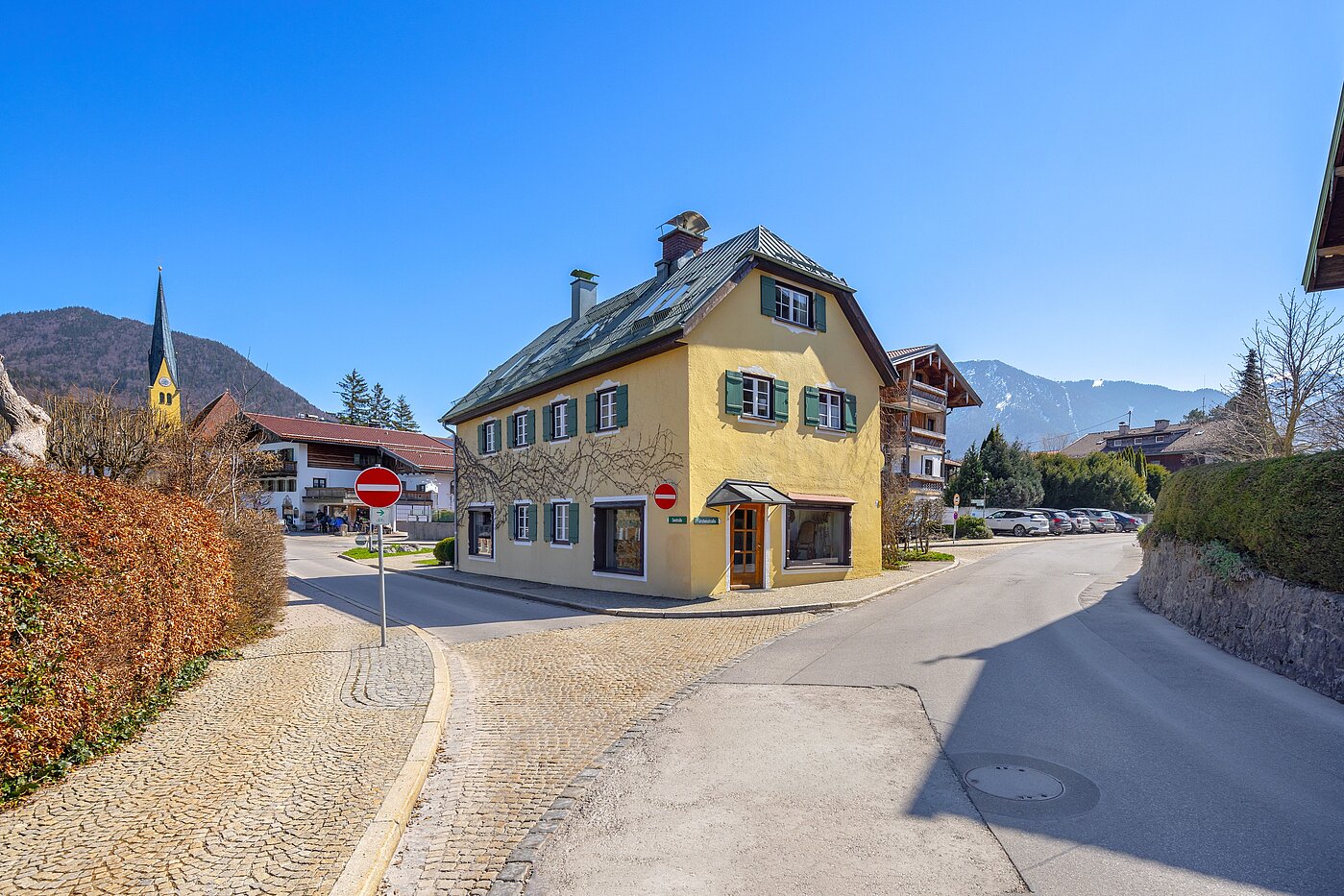 Mehrfamilienhaus with 11 room | Rottach-Egern | 70215 | In unmittelbarer Nähe zum See.