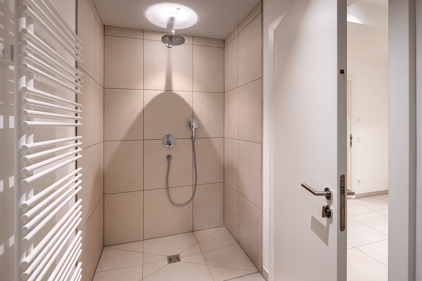 Terrassenwohnung with 3 room | München-Harlaching | 70371 | Duschbad