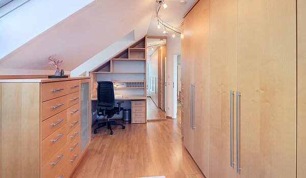 Attic Apartment with 3 room | 70501 | ...Arbeitszimmer