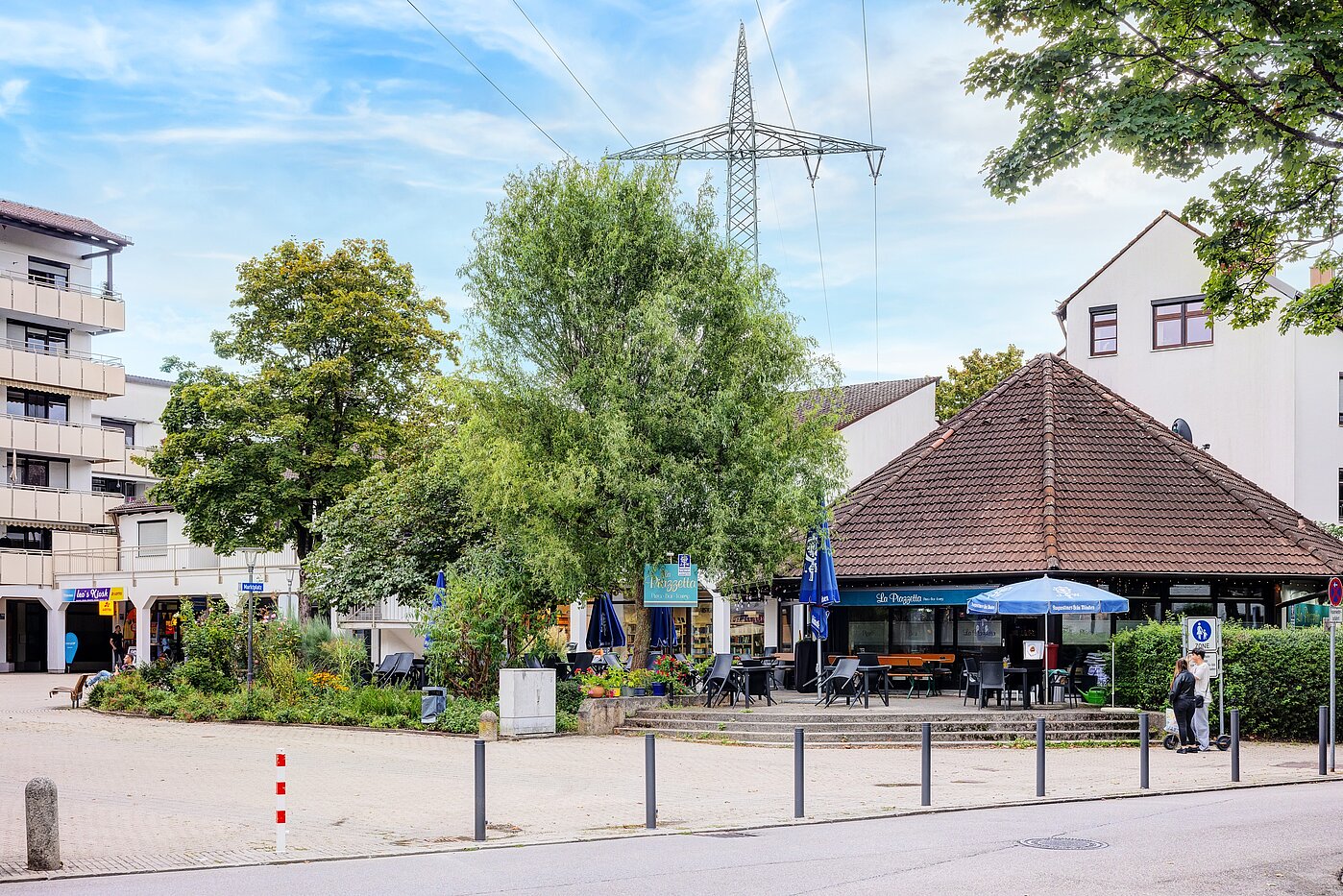 Attic Apartment with 3 room | Karlsfeld | 70217 | Um die Ecke -...