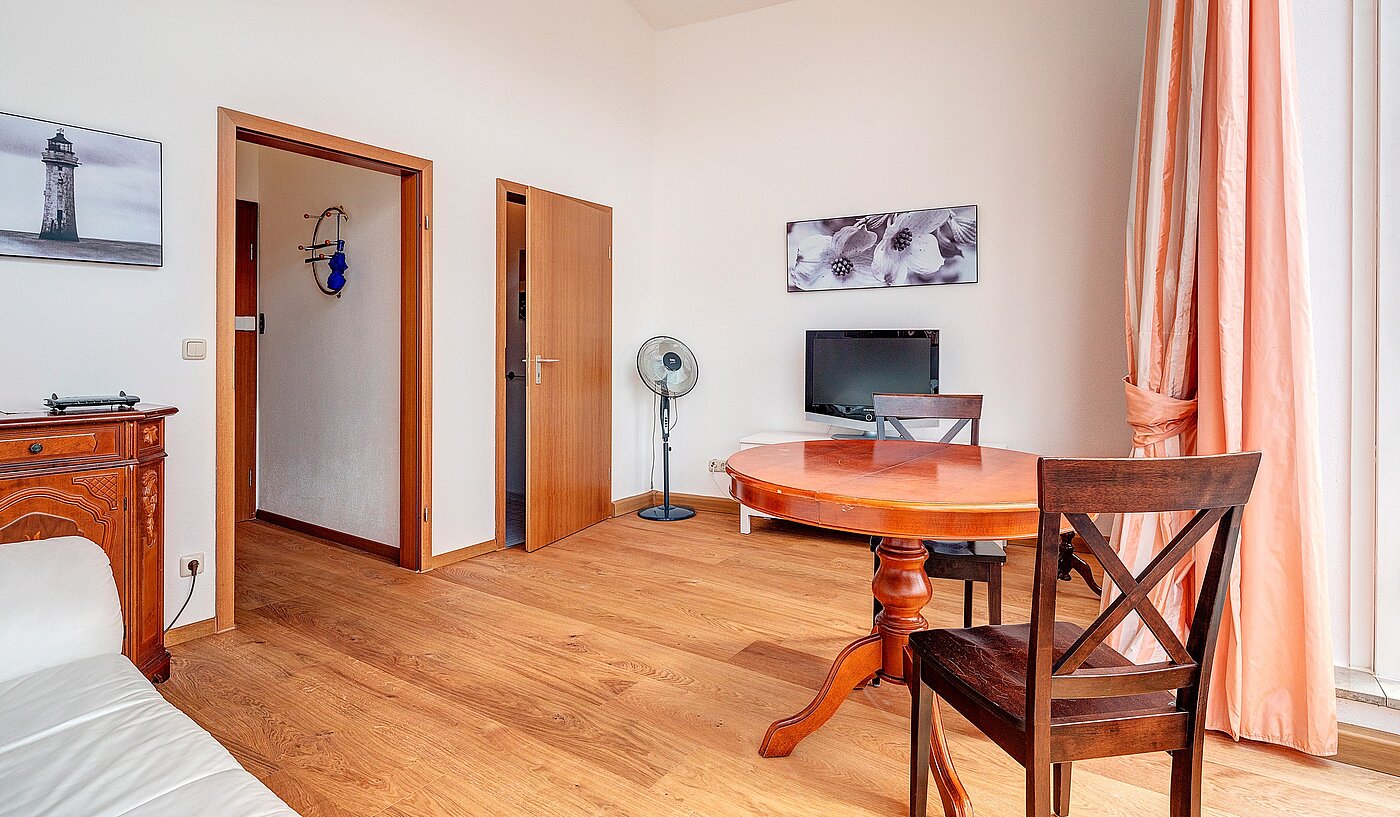 Apartment with 1 room | München-Perlach | 2204ML8 | Essbereich mit Zugang...