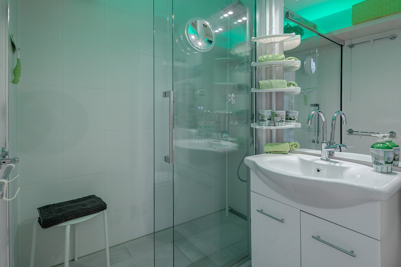 Apartment with 1 room | 700322 | Stilvolles Duschbad