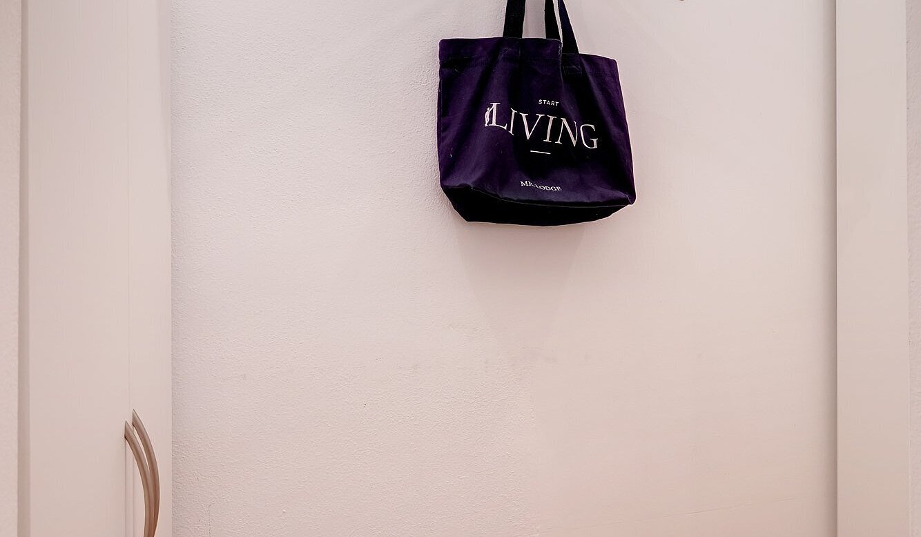 Apartment with 2 room | München-Altstadt | 2106ML7 | Ankleide mit Garderobe