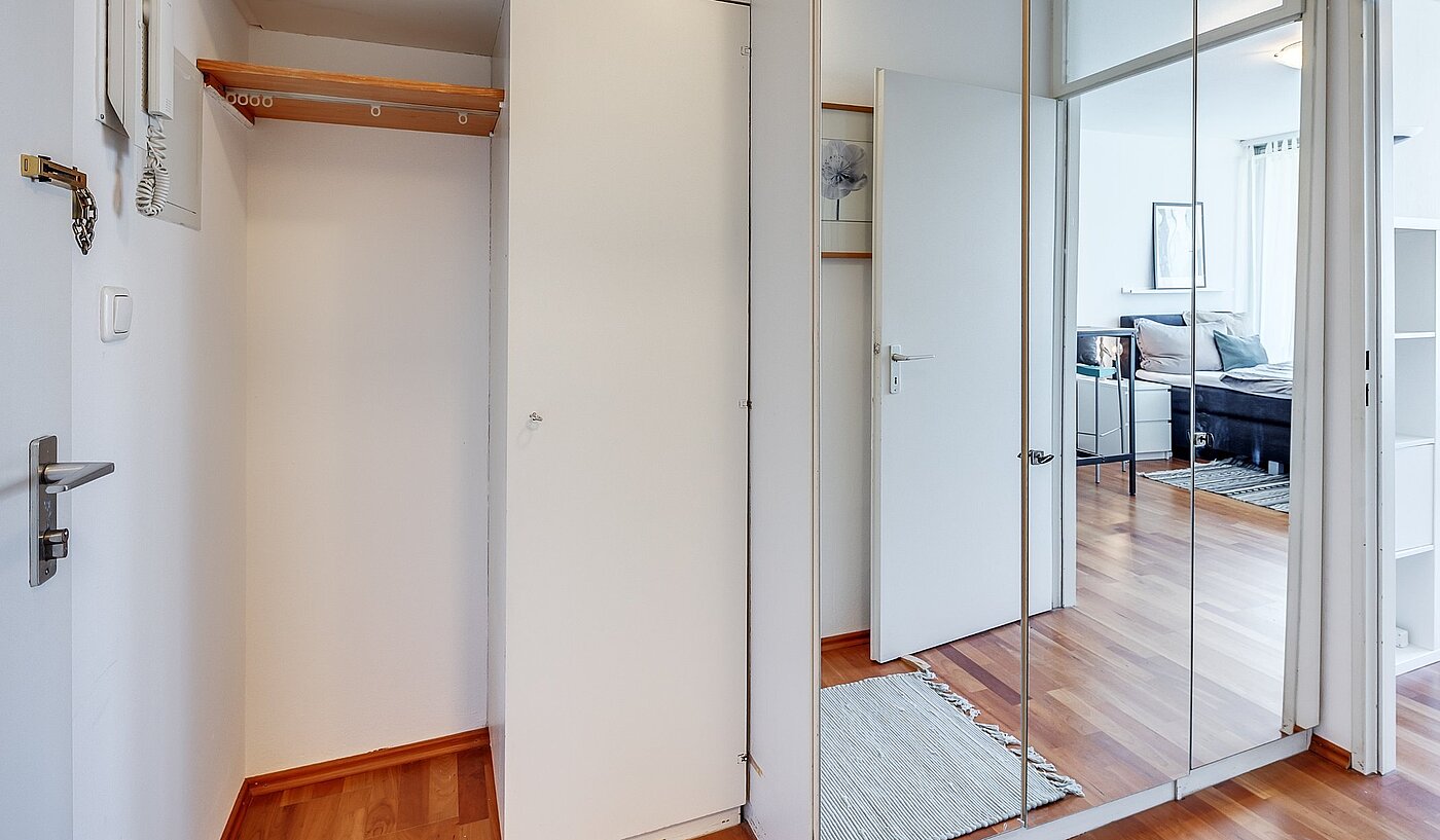 Apartment with 1 room | München-Bogenhausen | 2103ML6 | Kleiderschrank mit Garderobe