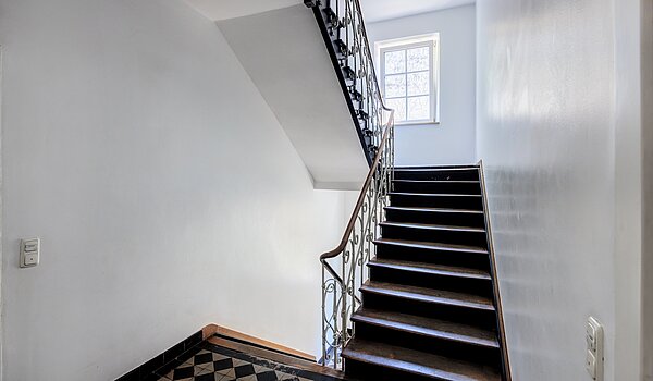 Apartment with 1.5 room | München-Neuhausen | 70473 | Stilvolles Treppenhaus