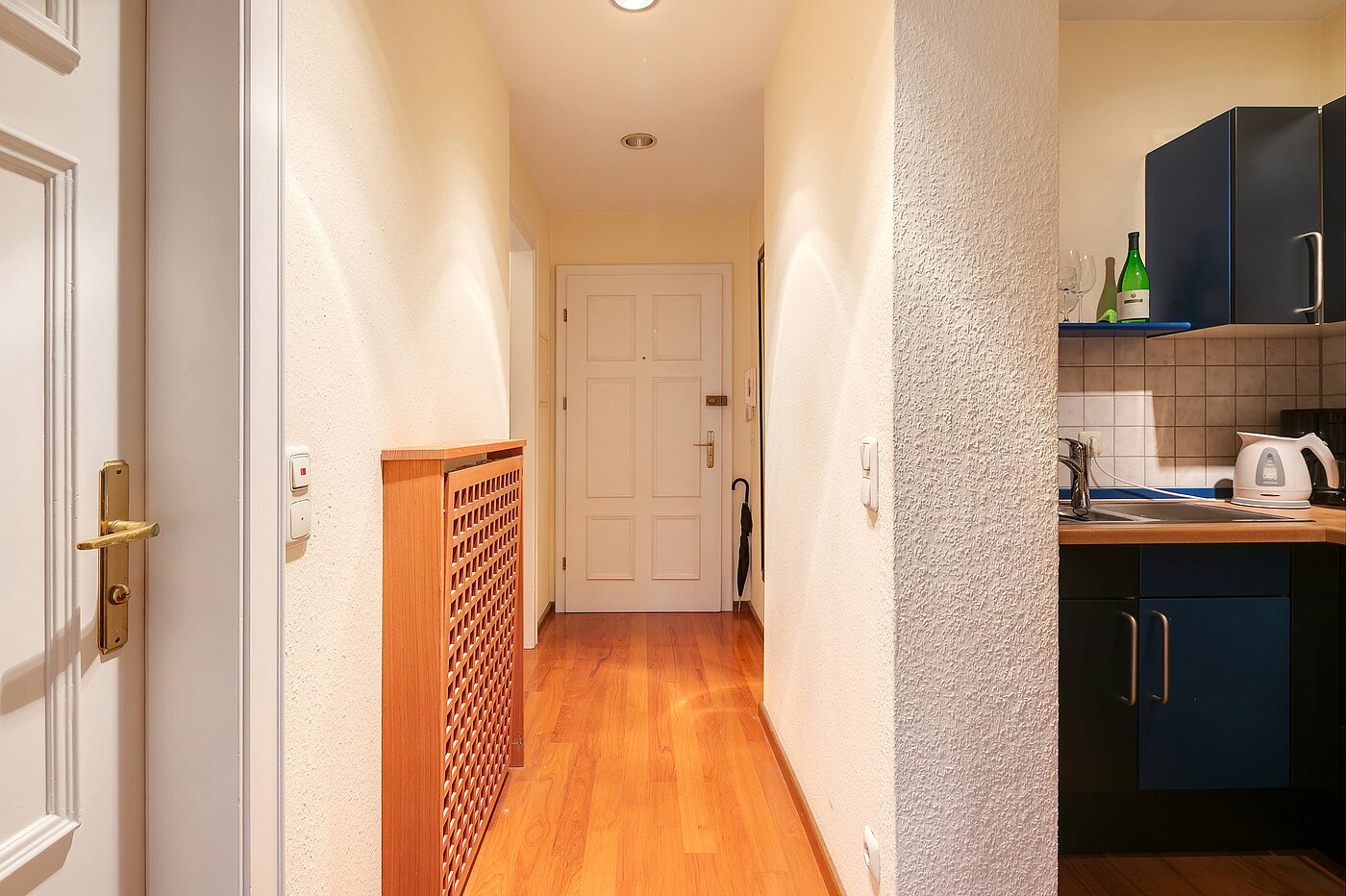 Apartment with 1 room | München-Ludwigsvorstadt | 2108ML5 | Flur mit Blick zur Eingangstür