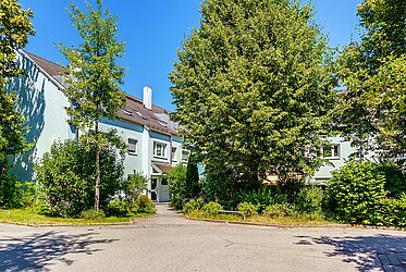 Lerchenau: Family-friendly 3.5-room apartment with garden