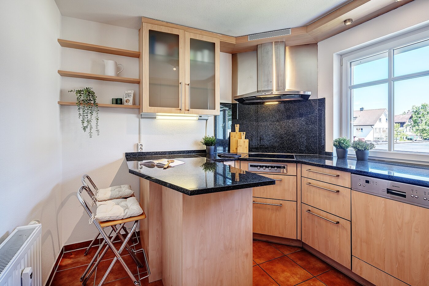 Apartment with 3 room | München-Ramersdorf | 2206ML4 | Geräumige Küche mit Esstheke...