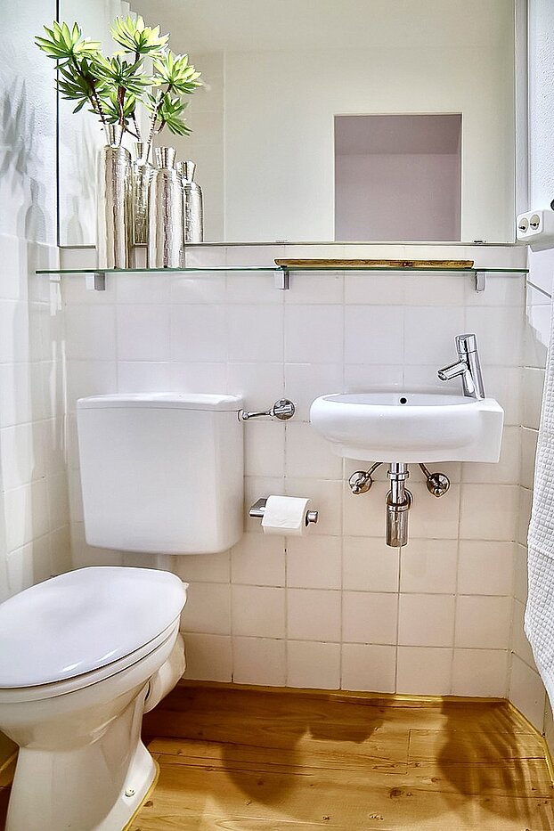 Apartment with 1 room | München-Trudering | 2011ML4 | ...weiß gefliesten...