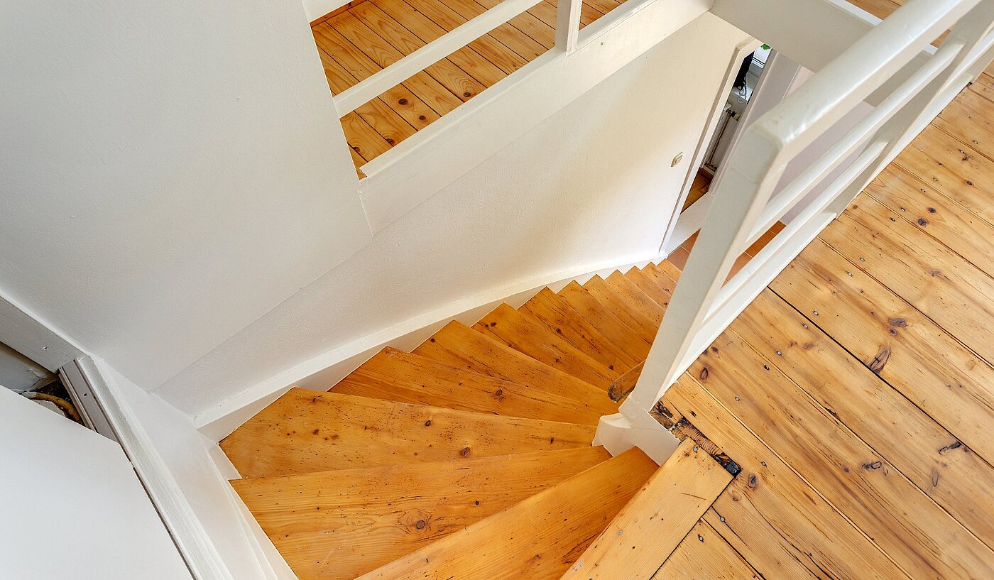 Bauernhaus with 9 room | Hohenschäftlarn | 1805ML4 | Treppe Haus 1