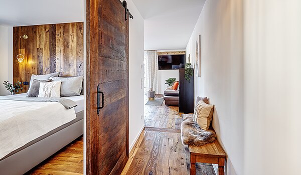 Ground floor apartment with 2 room | Bad Wiessee | 700942 | Attraktive Altholztür zur räumlichen Trennung