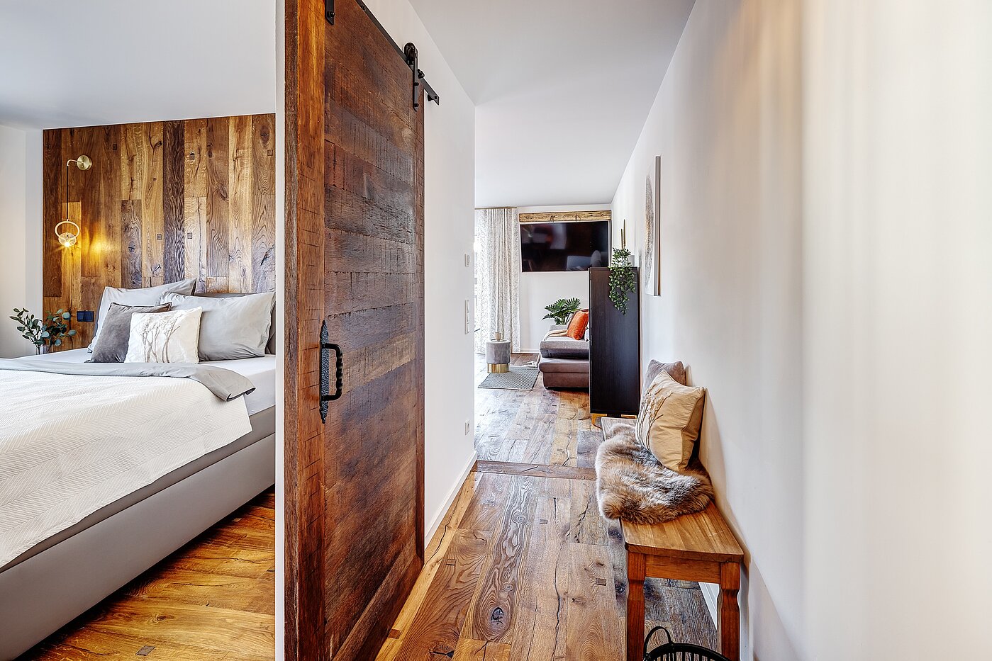 Ground floor apartment with 2 room | Bad Wiessee | 700942 | Attraktive Altholztür zur räumlichen Trennung