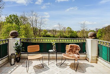 Moosach/Nymphenburg: Bright 1.5 room apartment near the palace with idyllic flair