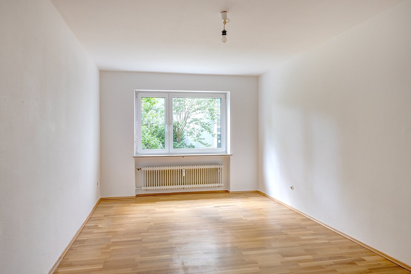 Raised Ground Floor with 2.5 room | München-Schwabing | 70441 | Schlafzimmer