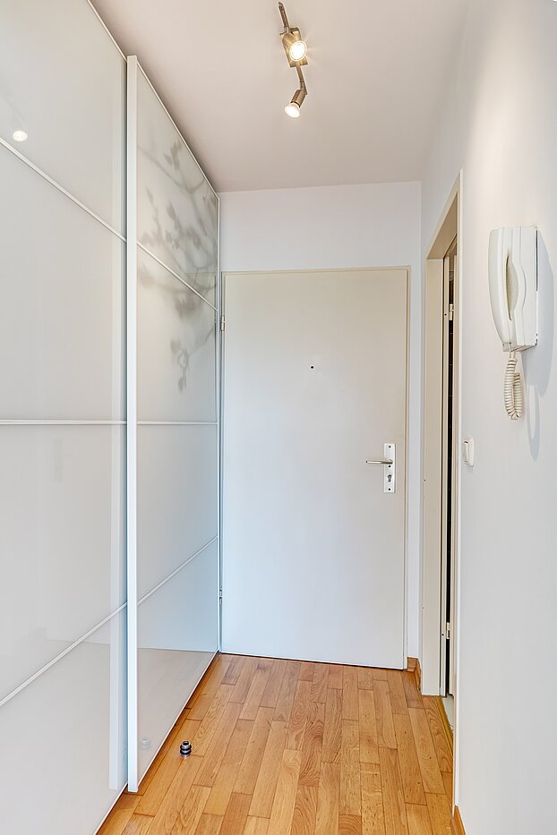 Apartment with 2 room | München-Feldmoching | 70466 | Flur Richtung Eingang
