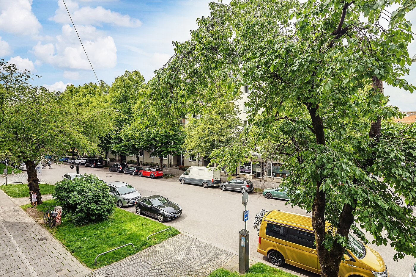Apartment with 2.5 room | München-Nymphenburg | 2204ML61 | Aussicht zur Straße