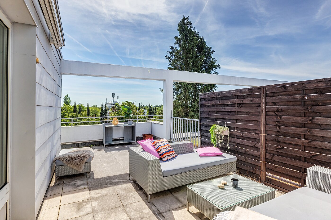 Terrassenwohnung with 3.5 room | München-Berg am Laim | 123456 | Dachterrasse