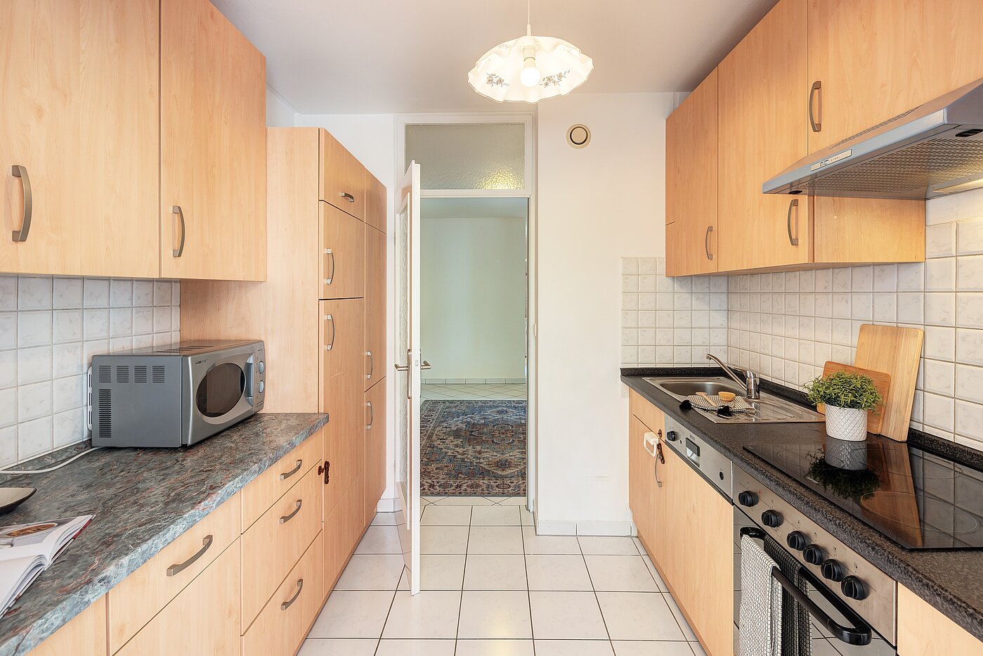 Apartment with 3 room | München-Bogenhausen | 70261 | Praktische Durchgangsküche...