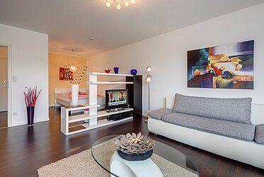 Haidhausen: Vacant 1.5-room apartment overlooking the quiet, green inner courtyard
