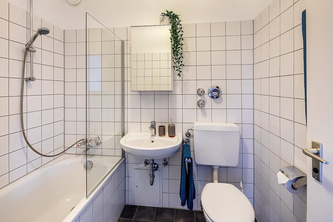 Apartment with 1 room | München-Schwabing | 2007ML2 | Bad mit Badewanne