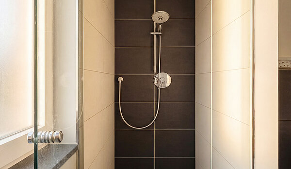 Penthouse with 2 room | München-Bogenhausen | 70385 | ...und Dusche