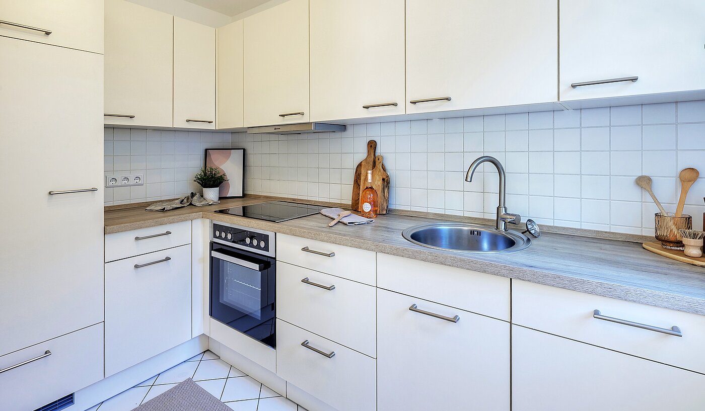 Apartment with 2 room | München-Laim | 70226 | Komfortable Einbauküche...