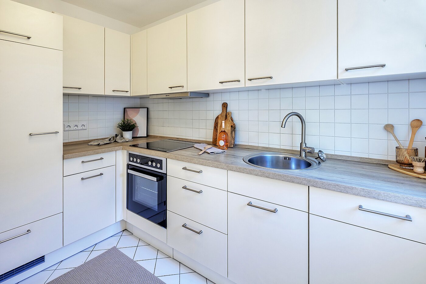 Apartment with 2 room | München-Laim | 70226 | Komfortable Einbauküche...