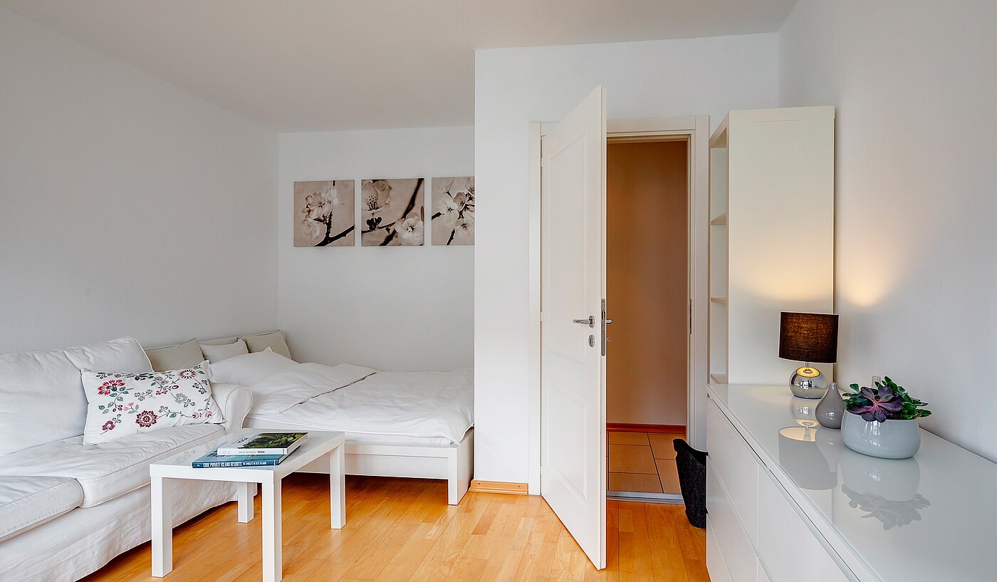 Apartment with 2 room | München-Schwabing | 70130 | Wohn- und Schlafbereich..