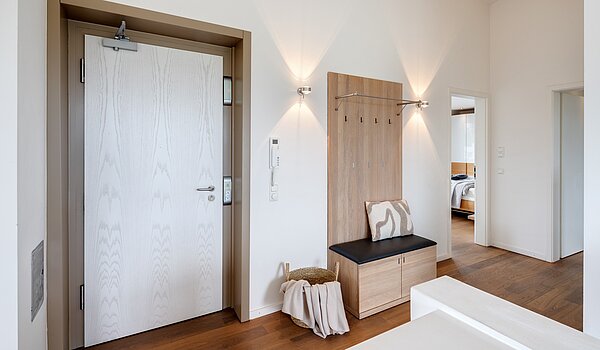 Penthouse with 3.5 room | München-Oberföhring | 70237 | Wohnungseingangstüre mit...