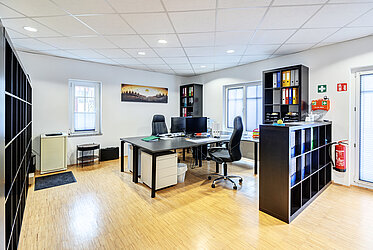 Krailling: Investment opportunity - well-maintained commercial unit with index-linked rent