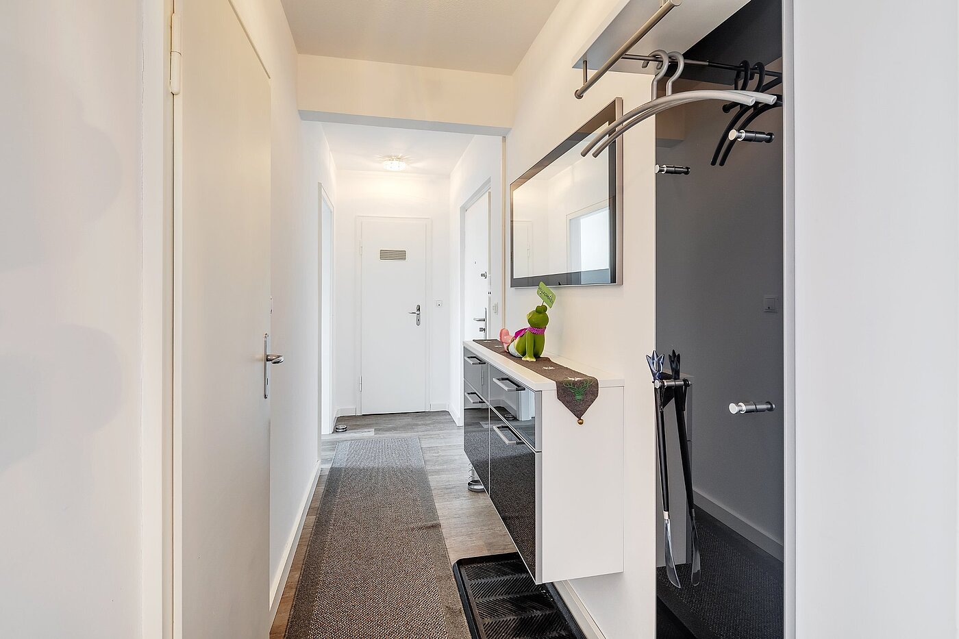 Apartment with 2 room | München-Aubing | 2104ML1 | ...für eine Garderobe