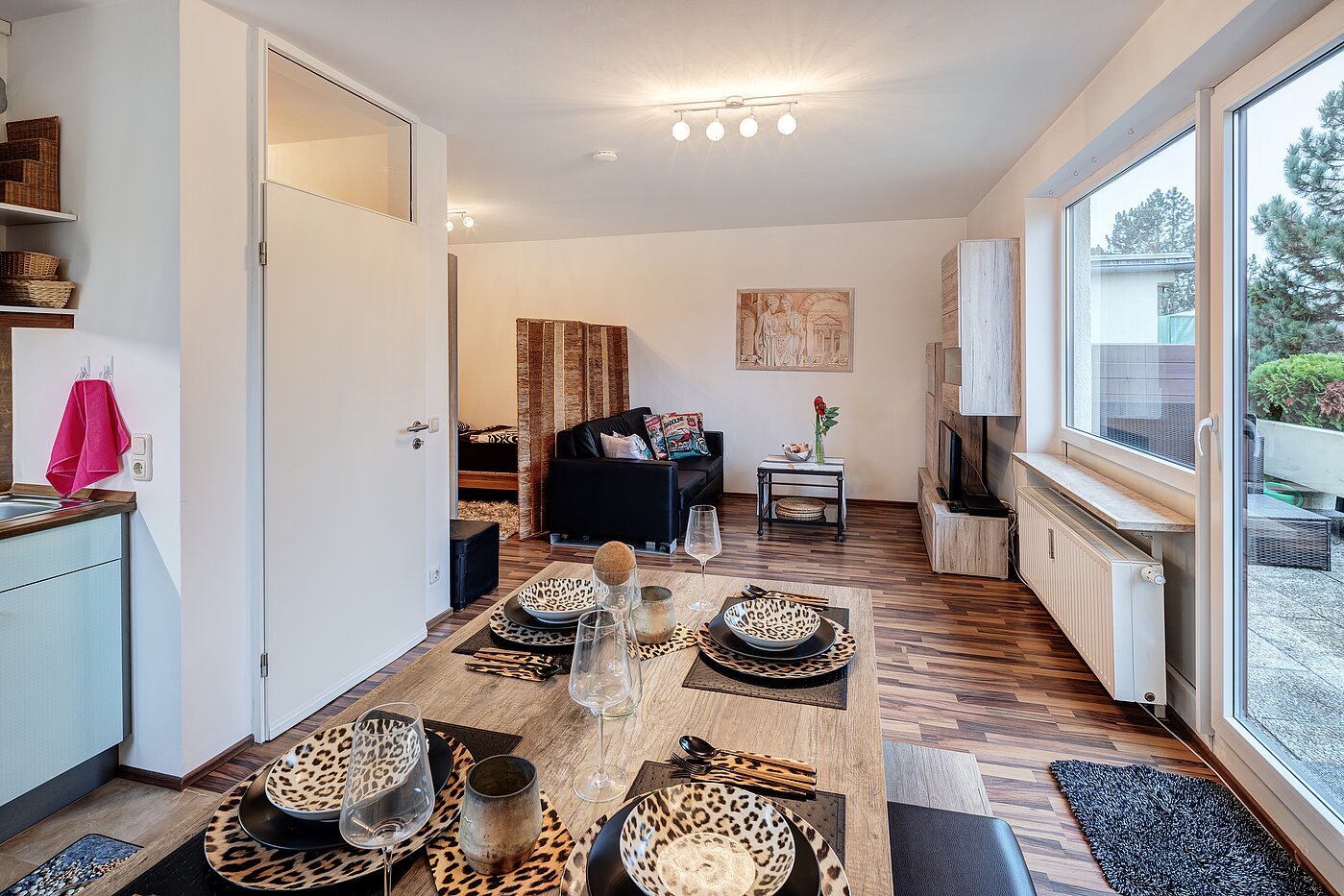 Apartment with 1 room | Karlsfeld | 70460 | Wohn-, Ess- und Schlafbereich