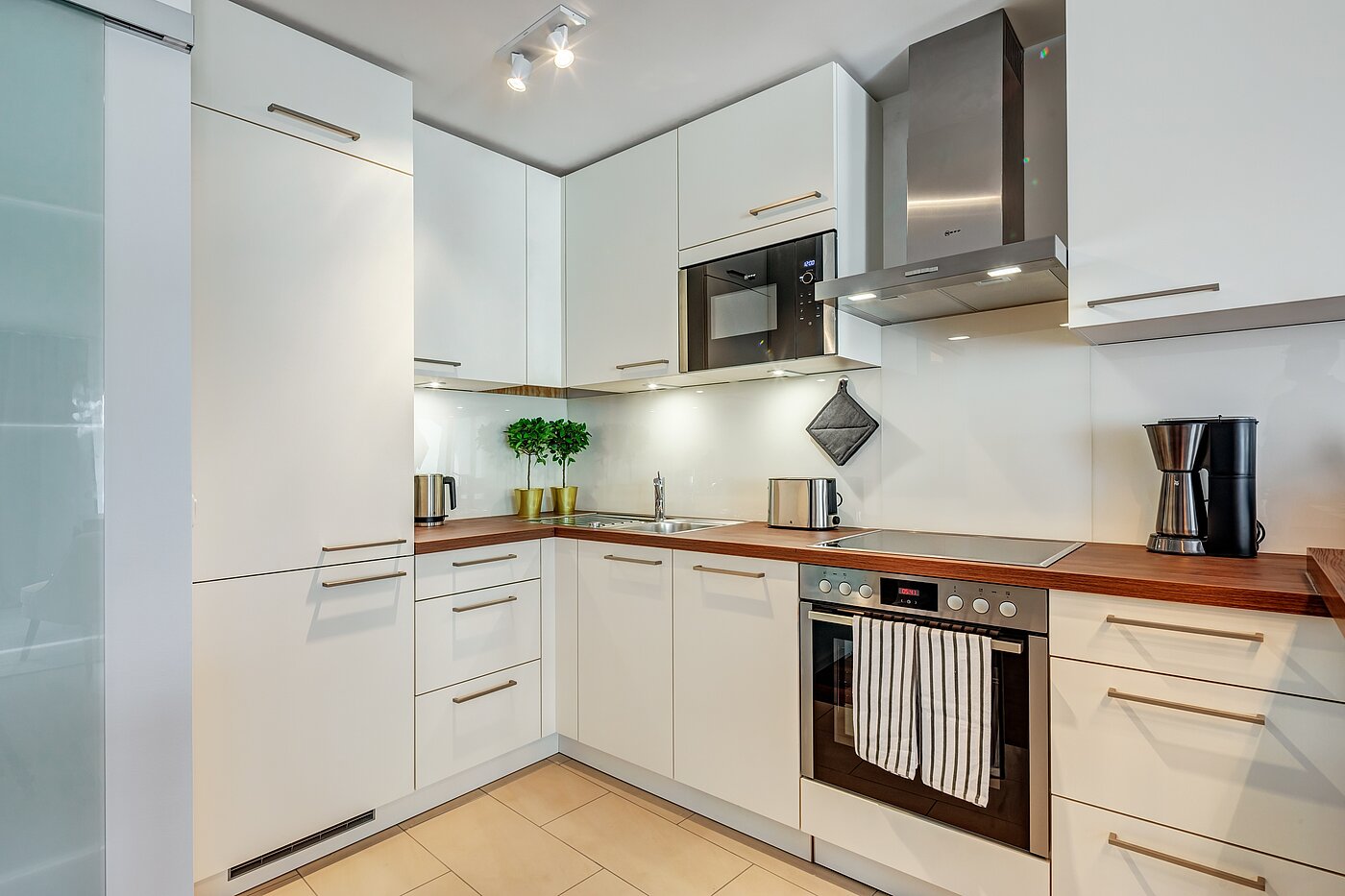 Apartment with 2 room | München-Schwabing | 70434 | ...hochwertiger Einbauküche...