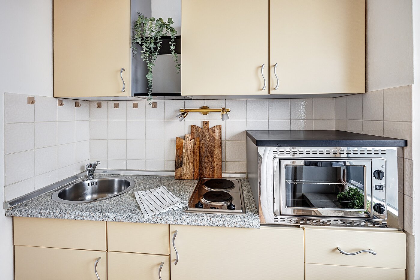 Apartment with 1 room | München-Solln | 2201ML92 | Blick in die separate Küche