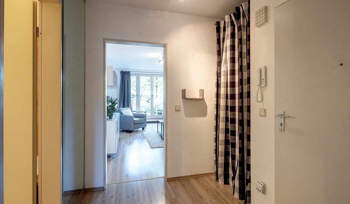 Apartment with 2 room | München-Nymphenburg | 2107ML3 | Flur mit Abstellraum
