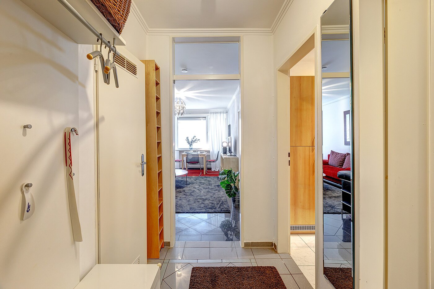 Apartment with 2 room | München-Milbertshofen | 701801 | Flur Richtung Wohnzimmer