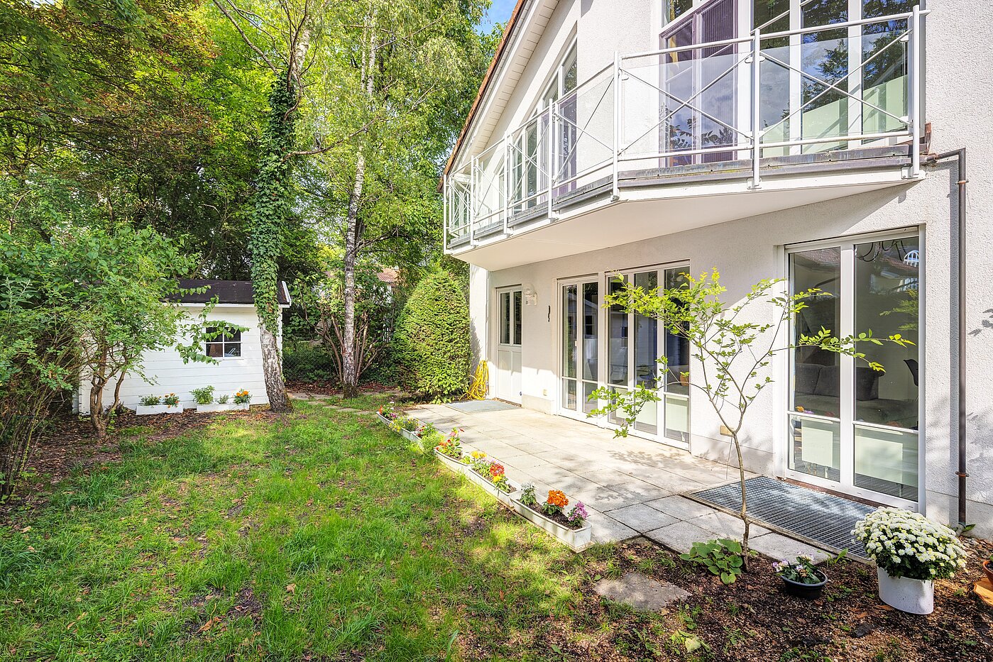 Semi-detached House with 5 room | München-Trudering | 70269 | Einladende Terrasse...