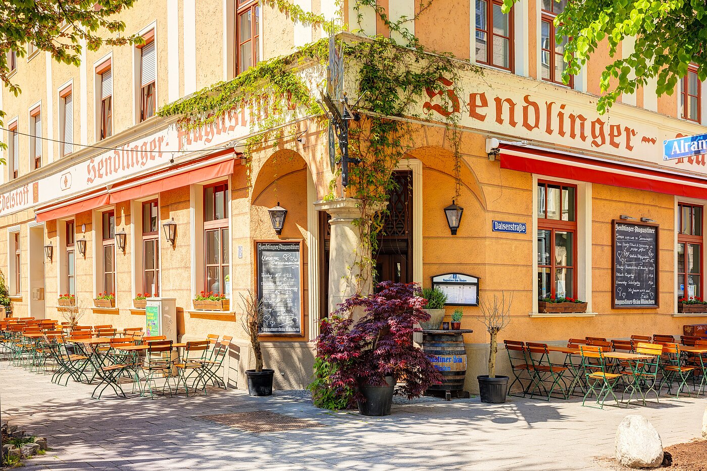 Apartment with 2 room | München-Sendling | 70220 | Restaurants