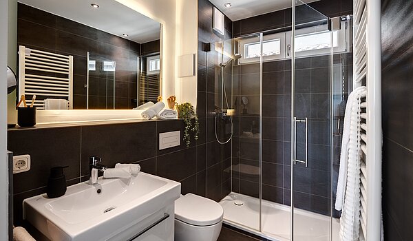 Penthouse with 3.5 room | München-Oberföhring | 70237 | ...mit En Suite Duschbad...