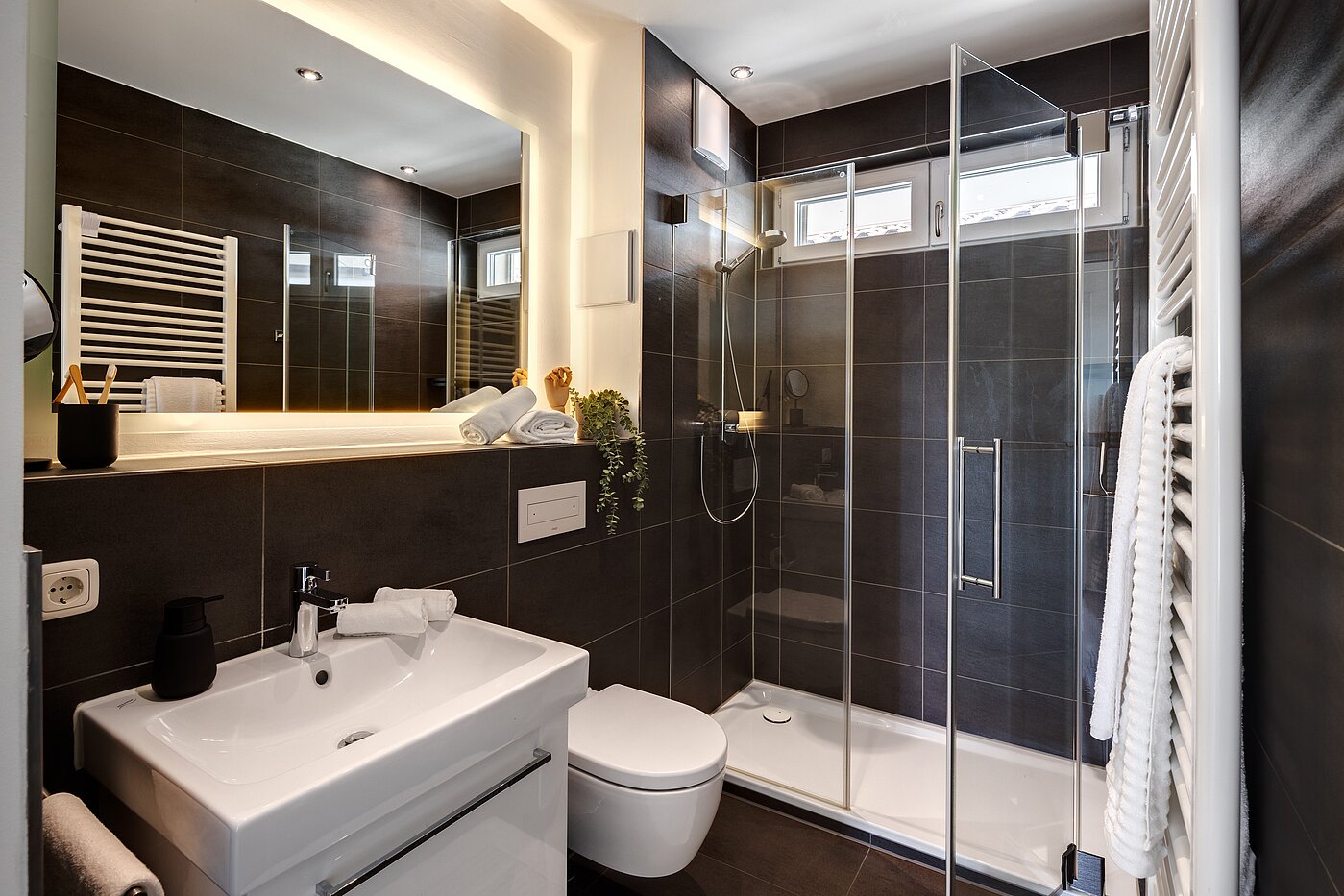 Penthouse with 3.5 room | München-Oberföhring | 70237 | ...mit En Suite Duschbad...