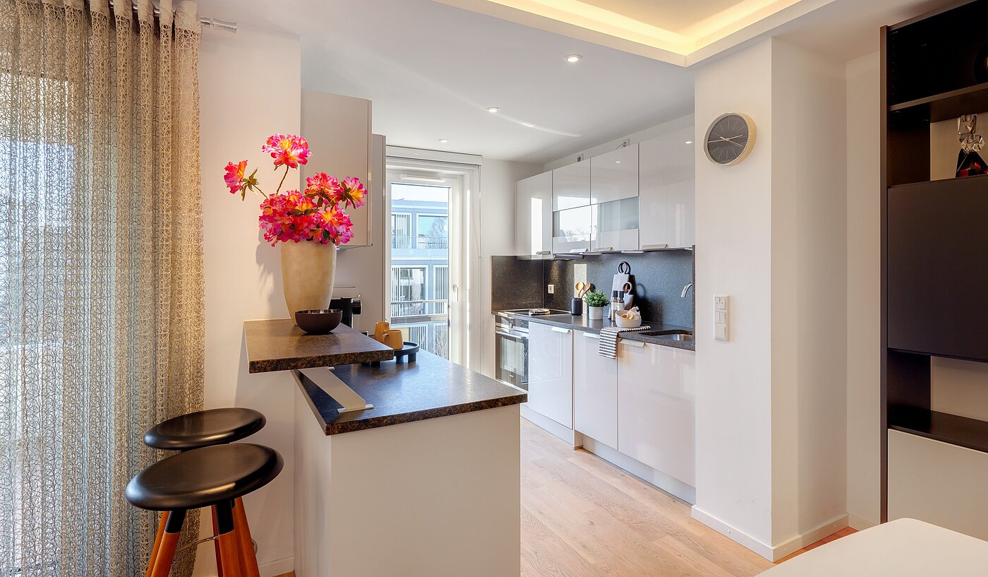 Apartment with 4 room | München-Bogenhausen | 70380 | Offene Küche mit Theke