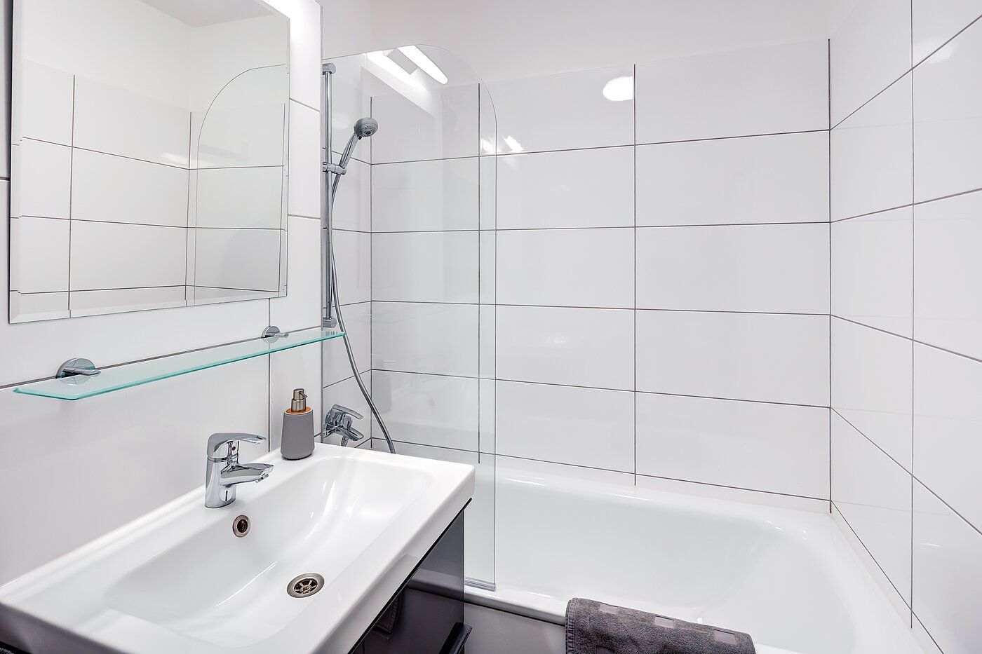 Apartment with 1 room | München-Ludwigsvorstadt | 70176 | ...mit Badewanne...