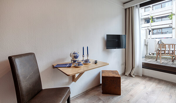 Apartment with 1 room | München-Maxvorstadt | 70448 | Kleiner Tisch