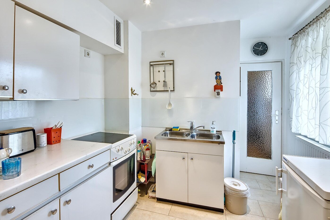 Detached house with 8 room | 70229 | Küche mit...