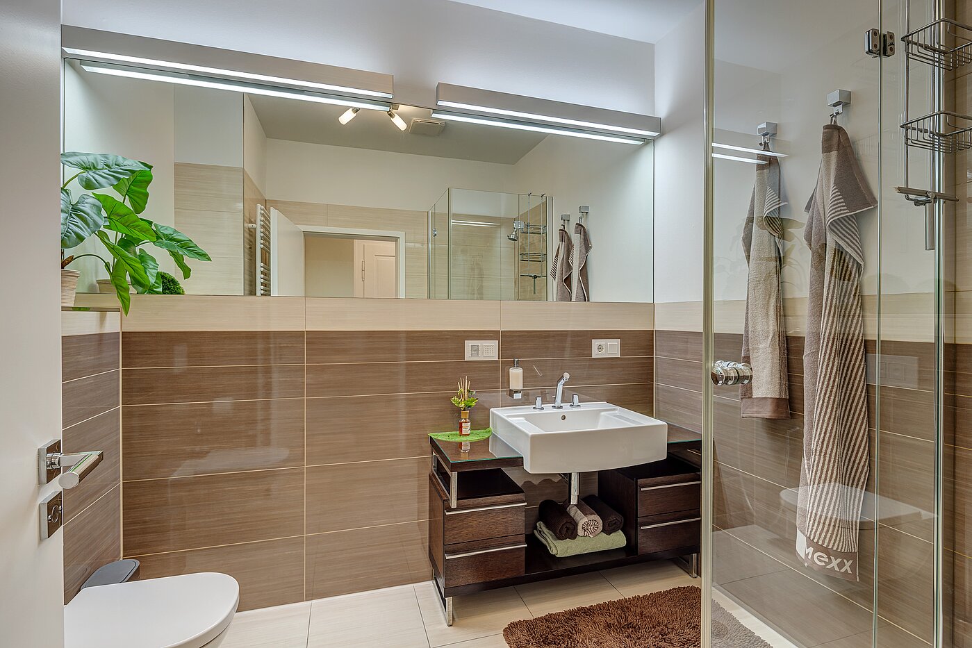 Apartment with 1 room | München-Neuhausen | 70235 | Bad mit Dusche...