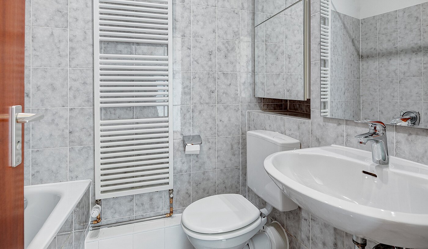 Apartment with 1 room | München-Perlach | 2204ML8 | Bad mit Handtuchheizkörper...