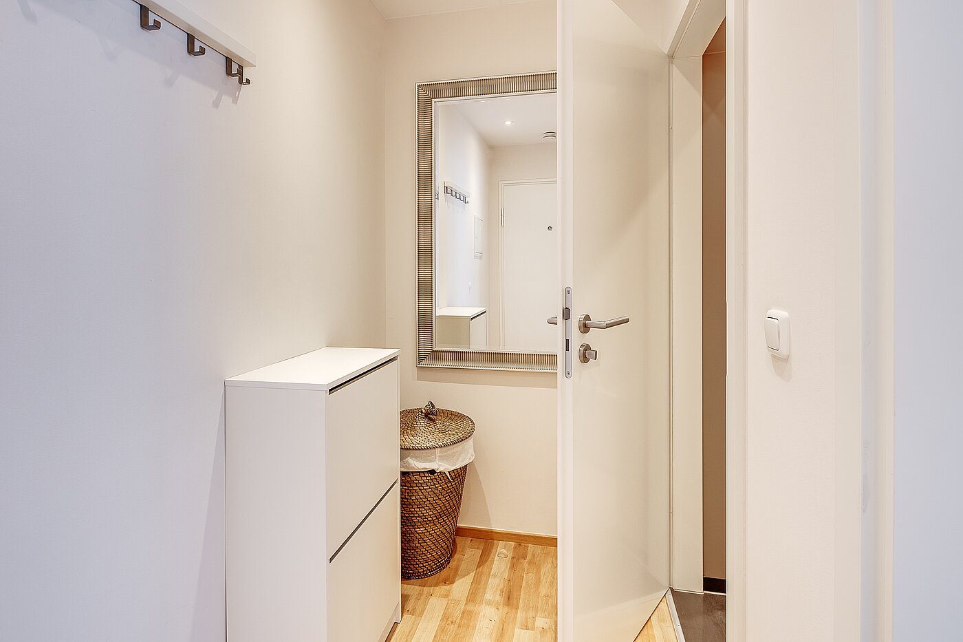 Apartment with 1.5 room | München-Schwanthalerhöhe | 2211ML8 | Geräumiger Flur