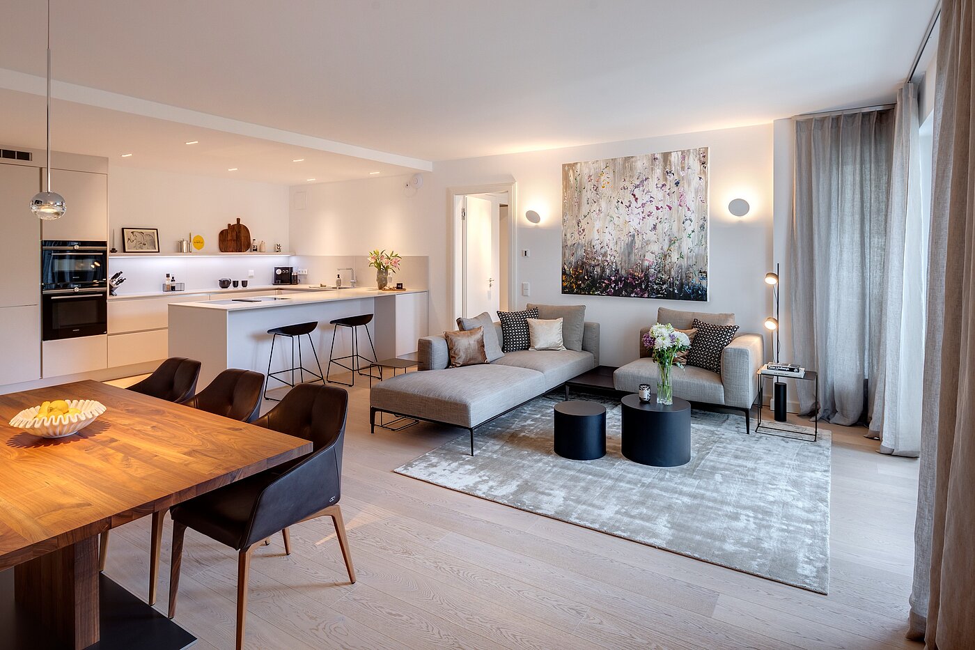 Apartment with 3 room | 70046 | Geräumiger Wohn/ Essbereich...